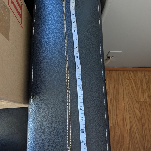 Elegant Gold and Black Geometric Pendant With Necklace - Picture 5 of 11